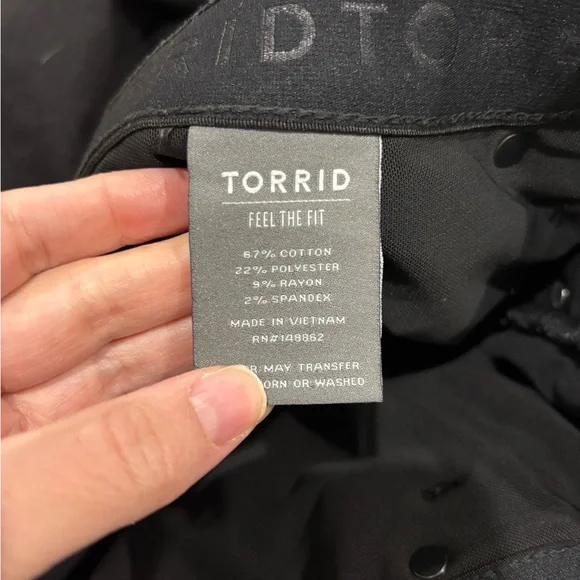 torrid Bombshell Black Skinny Jeans with Button Fly Super Soft Stretch High Rise - Picture 5 of 5